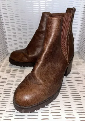 MIA Jody Avya Brown Pebble Grain Chelsea Lug Sole Block‎ Heel Boots 10 Platform thumbnail 1