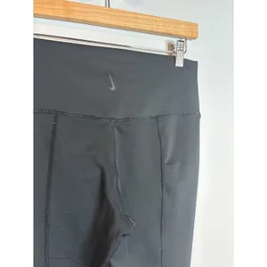 Nike Dri-Fit black cropped leggings thumbnail 4