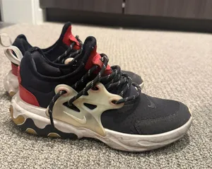 Nike Shoes thumbnail 2