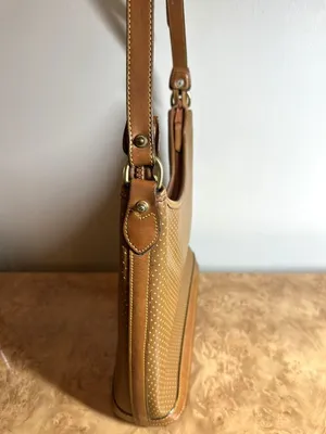 Vintage Dooney & Bourke British Tan Embossed Leather Shoulder Hobo Bag USA Made thumbnail 5