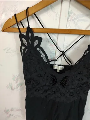 Riley & James Black Lace Tank Top thumbnail 2