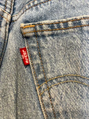 Levi's 501 Distressed Light Blue Straight Leg Women's Jeans size 28/30. thumbnail 8