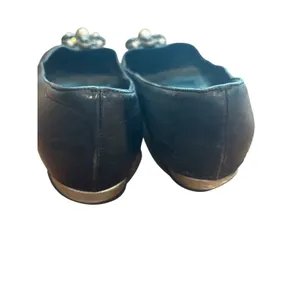 Vintage Y2K Manolo Blahnik Flats 37.5 Black Leather Embellished Cabochon‎ Pearl thumbnail 4