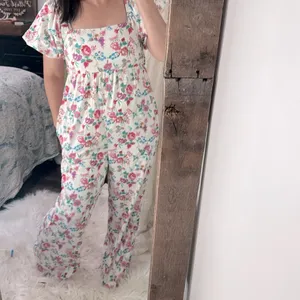 &Merci Floral Puff Sleeve Jumpsuit size large thumbnail 3