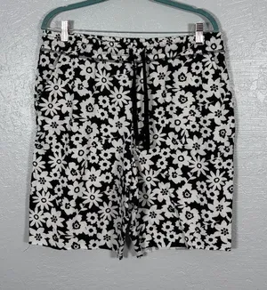 Lularoe Women L Black White Floral Jamie French Terry Shorts Pockets Drawstring thumbnail 1