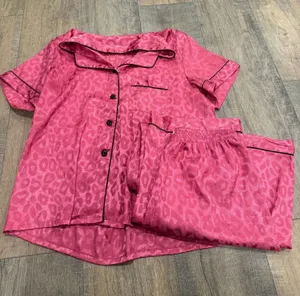 Amazon pink cheetah pajama set thumbnail 1