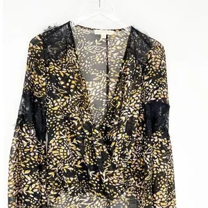 LOVESTITCH Women's Lace Detail Printed Bell Sleeve Blouse Size‎ M Boho thumbnail 4