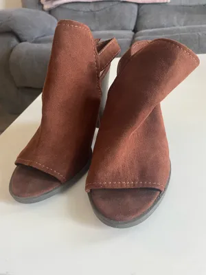 American eagle brown suede heels thumbnail 1