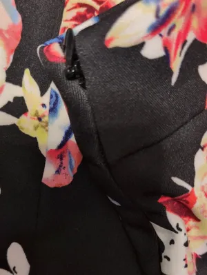Express Floral Shorts Size 6 thumbnail 3