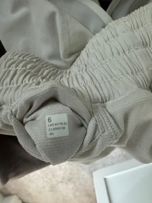 Lululemon Shorts Hotty Hot High-Rise thumbnail 4