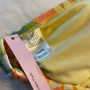New Wild Fable Bikini Swim Top Yellow Tropical Floral Size XL (14-16) thumbnail 3