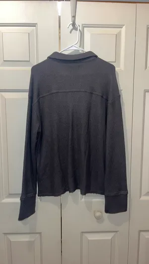 Thread and Supply Gray V neck sweater thumbnail 3