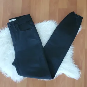 Good American good waist crop black skinny jeans sz 00/24 thumbnail 2