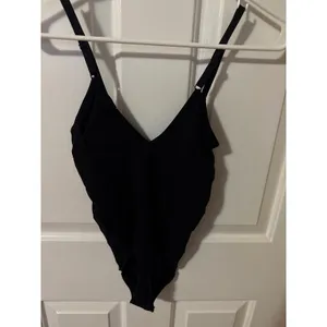 Love 3000 Womens Black Ribbed V-Neck Bodysuit Adjustable Straps Size‎ M NEW thumbnail 3