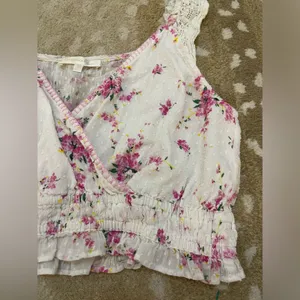 Love Shack Fancy white pink floral lace crochet sleeve crop tank women’s size L thumbnail 3
