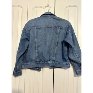 Old Navy Denim Jacket‎ Medium Wash Classic Trucker Jean Jacket XS thumbnail 3