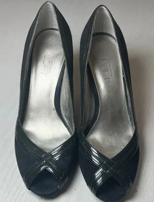 LOFT Black Peep-Toe Heels B24 thumbnail 1
