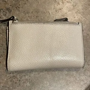 Michael Kors Beige leather Wallet Zippered Pockets Card Slots thumbnail 2