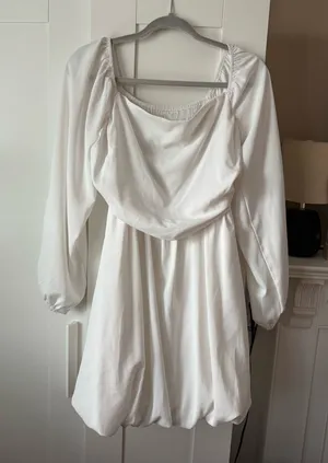 Amazon Long sleeve white bubble dress thumbnail 1