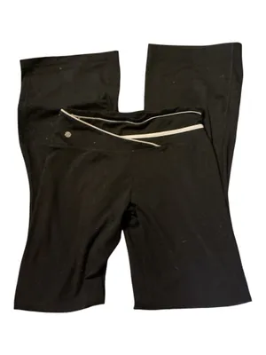 VFC / Body Central Crossover V-Waist Flare Yoga Pants – Black, Size S (4-6) thumbnail 1