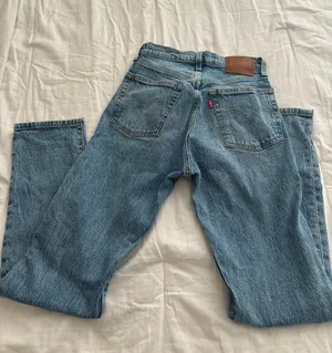 Levi's 501 High-Rise Straight-Leg Jeans thumbnail 3