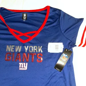 NWT NFL New York Giants Women's V-Neck T-Shirt Size XXL New With Tags Football thumbnail 2