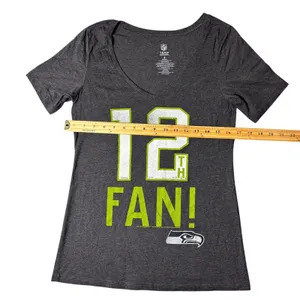 NEW Seattle Seahawks T Shirt‎ Womens S Gray NFL Team Apparel 12th Fan V Neck thumbnail 5