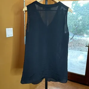 Simply Vera Vera Wang Black Sleeveless Tulip Bottom Blouse Size Large thumbnail 5