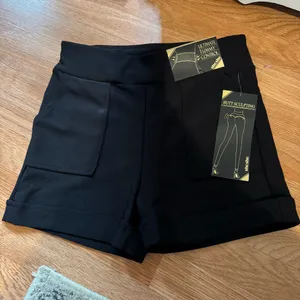 Shosho Large Black Shorts thumbnail 1