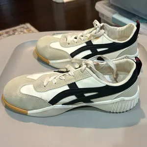 De Florance DF Cloudea sneakers in black and white women’s Size 6 thumbnail 4
