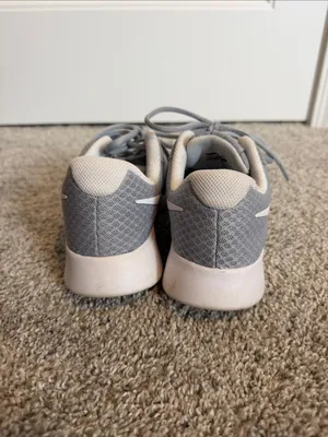 Nike Women’s Light Gray Mesh Sneakers thumbnail 3