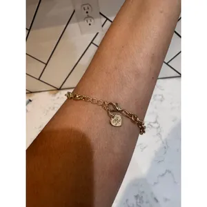Juicy Couture gold tone bracelet Juicy logo pink heart & bow comes with earrings thumbnail 8