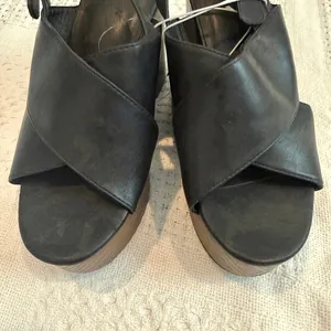 Universal Thread 6 Naomi faux leather slingback platform 3638 thumbnail 3