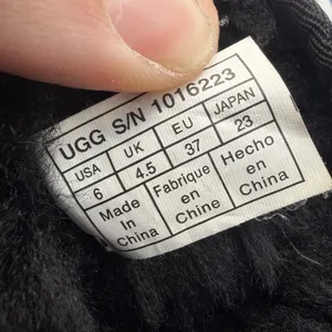 UGG Women's Boots Classic Short II Black Size 6‎ thumbnail 8