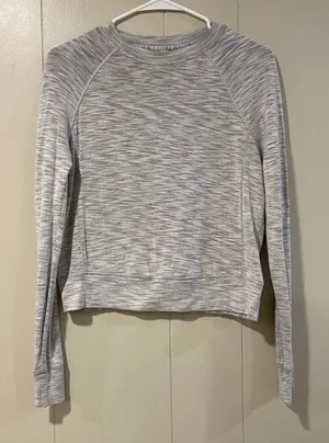 Lululemon Gray Long Sleeve Athletic Top Size 4 Lightweight Stretch thumbnail 1