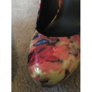 Steve Madden Women's Patent Faux Leather Colorful Floral Heels Pumps Size 9 thumbnail 3
