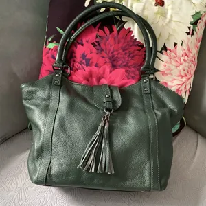 Genuine leather bag- beautiful modern color! 💚💚💚 thumbnail 2