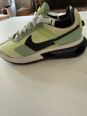 Nike sneakers women size 6 thumbnail 3