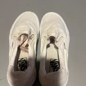 Vans Classic Slip-On White Canvas Sneakers Men’s 6.5 / Women’s 8 thumbnail 3