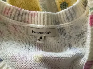 WOMEN'S FRANCESCA'S V-NECK FLORAL SWEATER~SIZE MEDIUM! thumbnail 2