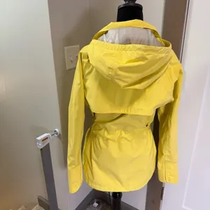 The North Face Butter Yellow Tie Front Zip Up Rain Jacket Hooded Outdoor Vented thumbnail 4