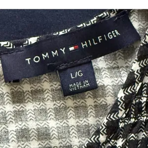 Tommy Hilfiger Womens Navy White Plaid Smocked Peplum Blouse Size L Tie Cuff Top thumbnail 4