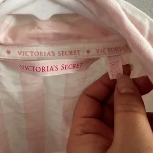 Victoria’s Secret size medium cotton long sleeve pajama top thumbnail 2