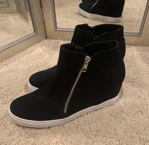 Brash Black Heels thumbnail 1