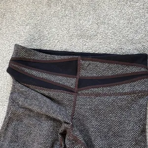 Lululemon high rise brown herringbone leggings - size 4 tall thumbnail 5