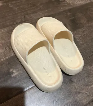 Cloud Slides White Size 7 thumbnail 2