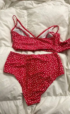 SheIn Bathingsuit Red Floral Retro High Waisted thumbnail 4