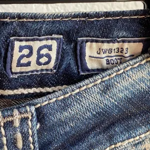 Miss Me Jeans Women's Size 26 boot cut Denim Embellished trim flap‎ Pockets thumbnail 5