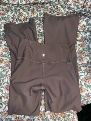Old Navy flared Bottoms thumbnail 2