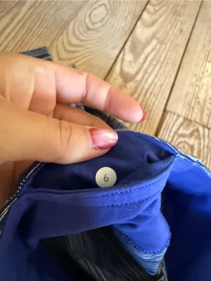Lululemon Cropped Leggings size 6 thumbnail 2